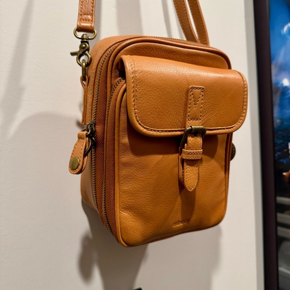 Minooy leather travel crossbody with security zippers - Picture 5 of 11